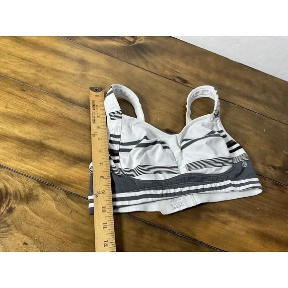 Lululemon Athletica Sports Bra 34C- Vintage - Gray and White Striped - Picture 7 of 7